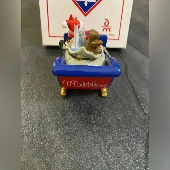 Danbury Mint Philadelphia Phillies MLB Christmas Ornament Santa Sleigh 2009 - Picture 6 of 8